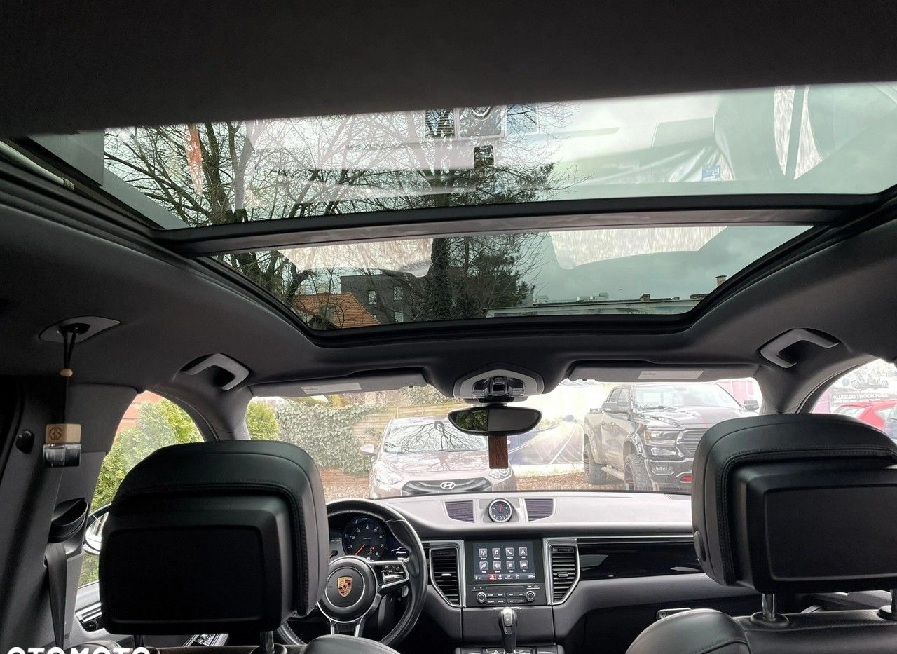 Porsche Macan cena 119900 przebieg: 76626, rok produkcji 2016 z Ciechanowiec małe 781